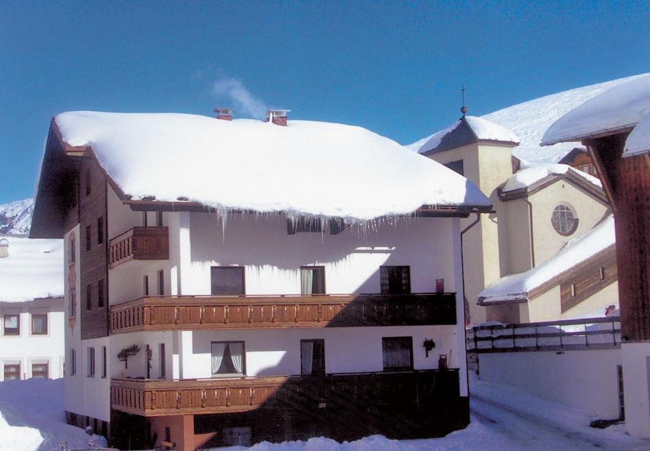 Bed and Breakfast Haus Küng Zürs Exterior foto